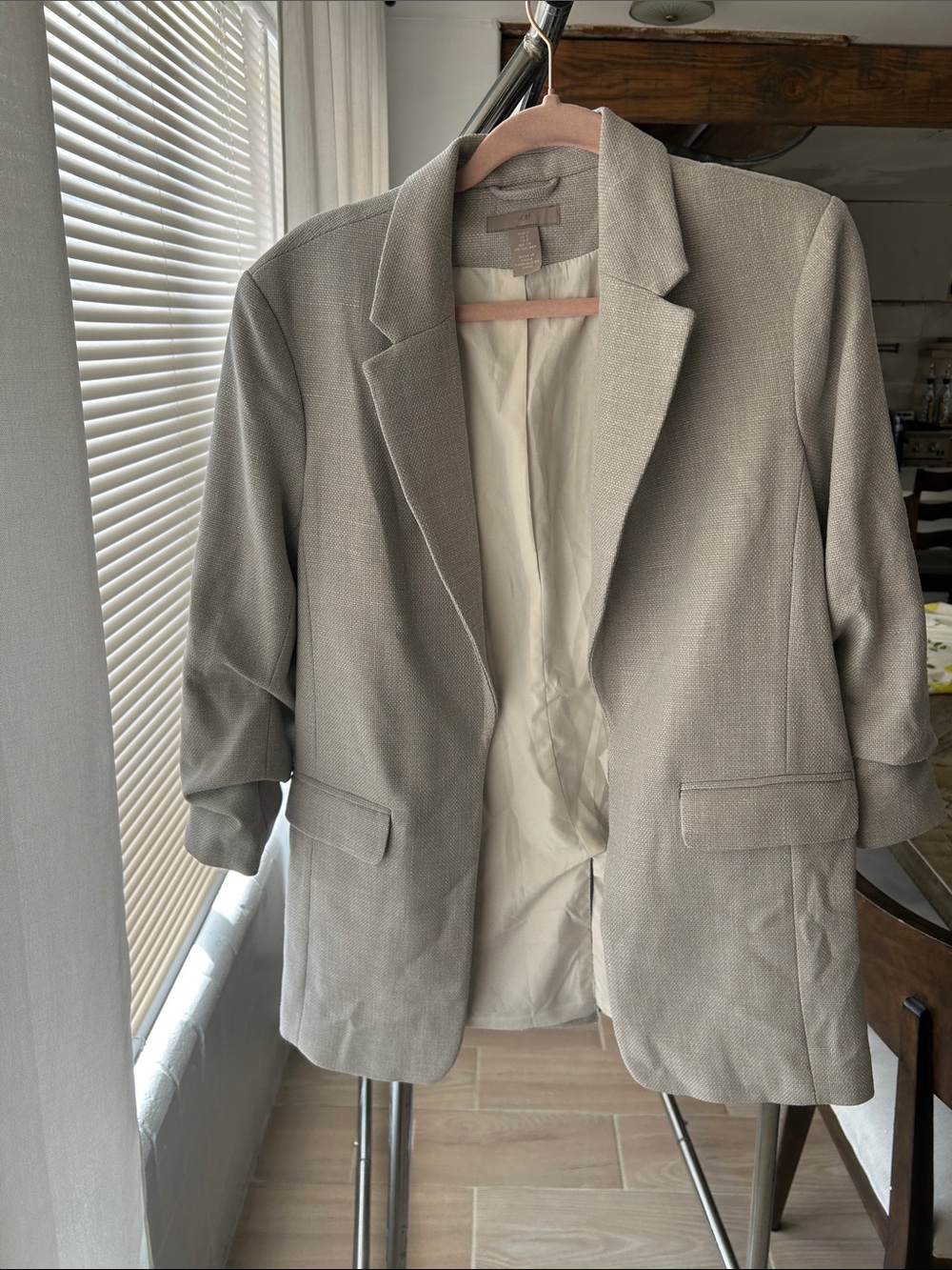 Light women’s Textured Blazer